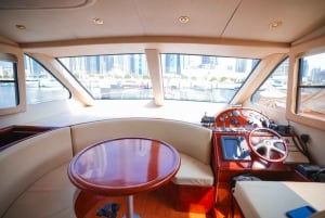 Dubai Yacht Tour: 2-Hour Luxury Cruise on a Luxury Yacht