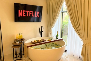 ドバイのオアシスモールで人気のフラワーバスとマッサージをお楽しみください