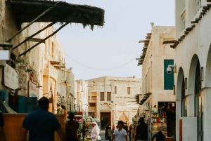 Dubai: Emirati Food and City Tour with Emirati Dress