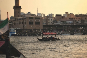 Dubai: Emirati Food and City Tour with Emirati Dress