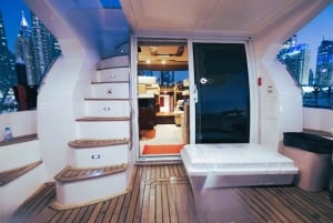 Dubaï : croisière de 2 heures à bord d'un yacht de luxe de 50 pieds (15 personnes)