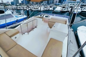 Dubaï : croisière de 2 heures à bord d'un yacht de luxe de 50 pieds (15 personnes)