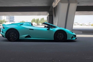 Vive Dubái en un Lamborghini.