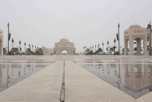 From Dubai: Abu Dhabi Day Tour with Qasr al Watan