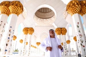 Dubaissa: Abu Dhabi: Kokopäiväretki Louvren ja moskeijan kanssa