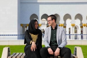 De Viagem de dia inteiro a Abu Dhabi com Louvre e Mesquita