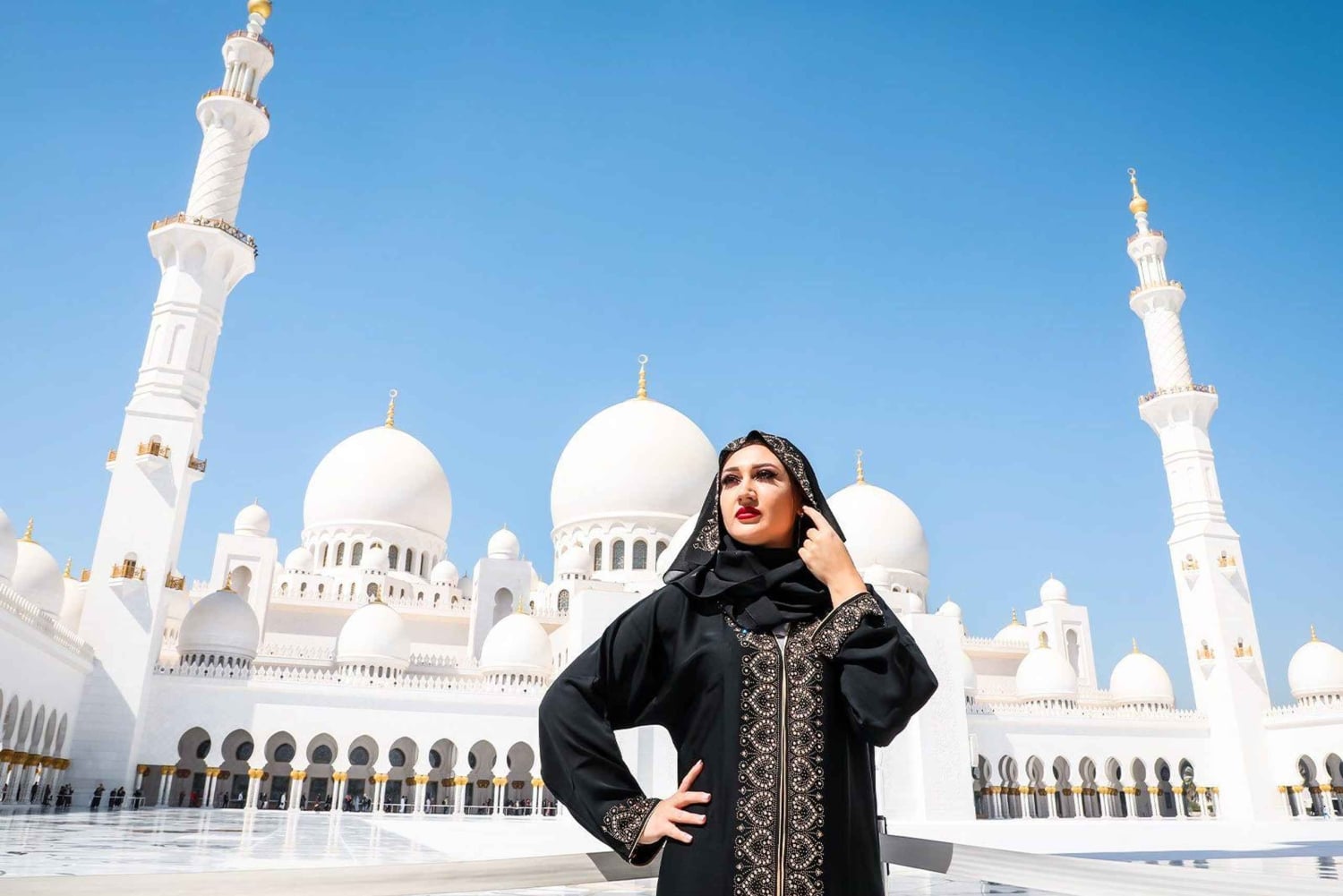 Fra Dubai: Besøk Abu Dhabi Grand Mosque og temapark (valgfritt)