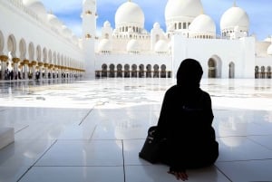 Fra Dubai: Besøk Abu Dhabi Grand Mosque og temapark (valgfritt)