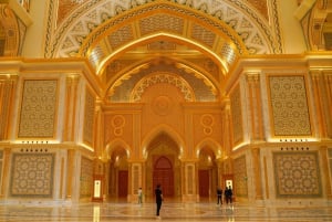 Da Dubai: Moschea Sheikh Zayed e Qasr Al Watan di Abu Dhabi