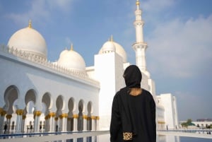 Från Dubai: Abu Dhabi Sheikh Zayed-moskén och Qasr Al Watan