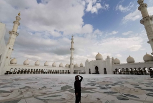 De Dubai: Excursão diurna para grupos pequenos em Abu Dhabi com almoço