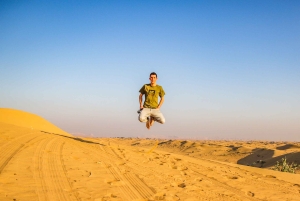 Vanuit Dubai: Woestijnsafari, BBQ, Quad rijden, Shisha & drankjes