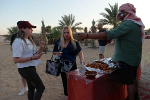 Vanuit Dubai: Woestijnsafari, BBQ, Quad rijden, Shisha & drankjes