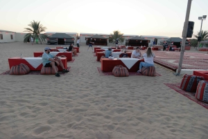 Vanuit Dubai: Woestijnsafari, BBQ, Quad rijden, Shisha & drankjes