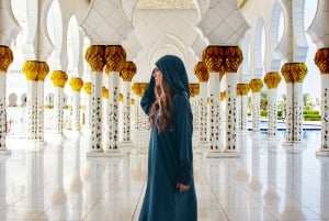 Dubaista: Suuri moskeija ja Qasr Al Watan -aamukierros