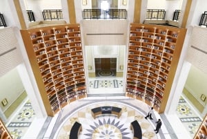 Von Dubai: morgendliche Tour zur Großen Moschee & Qasr Al Watan