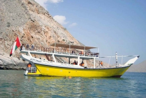 From Dubai: Musandam Dibba Dhow Cruise with Lunch