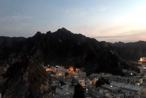 Muscat: Day Tour with Omani Lunch, Hotel Pickup, and Airfare