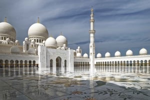 From Dubai: Private Abu Dhabi City Tour with Ferrari World