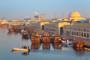 Z Dubaju: Zwiedzanie miasta Sharjah, targ złota, stare rynki i nie tylko