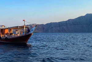 ドバイ発、アラビアのノルウェーへ|テレグラフ島|ダウ船クルーズ