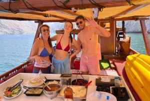 ドバイ発、アラビアのノルウェーへ|テレグラフ島|ダウ船クルーズ