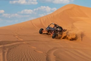 Von Dubai aus: Zerzura Buggy Experience + privates Abendessen