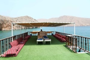 Von Dubai/Sharjah/RAK: Dibba Musandam-Ausflug & Dhow-Kreuzfahrt
