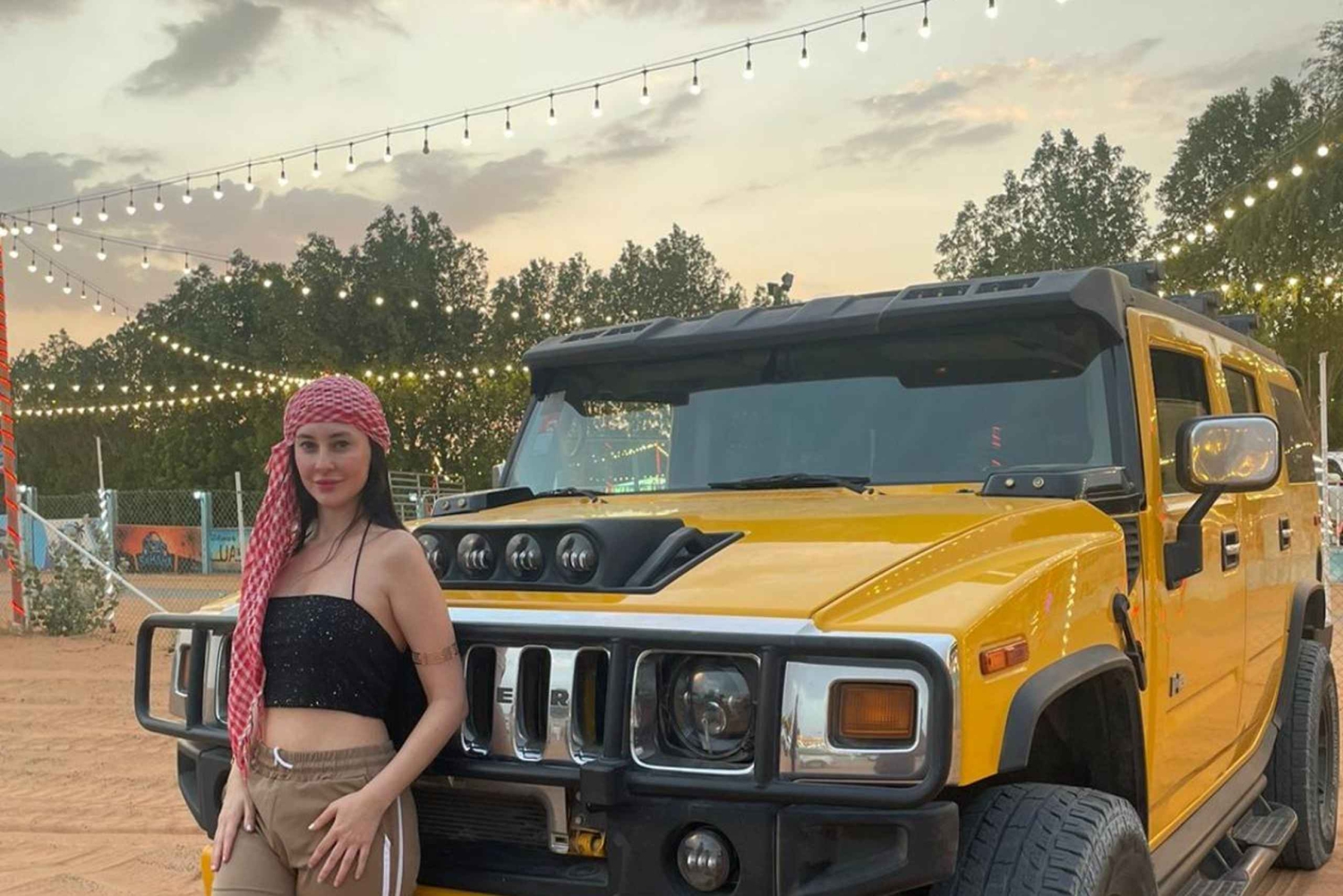 Golden Sands & Glamour: Hummer-Safari mit Fotoshooting
