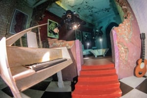 Dubai: Guided Scuba Dive for Certified divers at Deep Dive