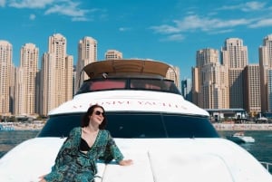 Dubai: tour in yacht da Instagram con drink e vista su Ain/JBR