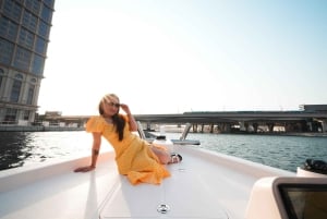 ジャッダフ：クリークハーバーとゴールドスークのアブラボートツアーをお楽しみください