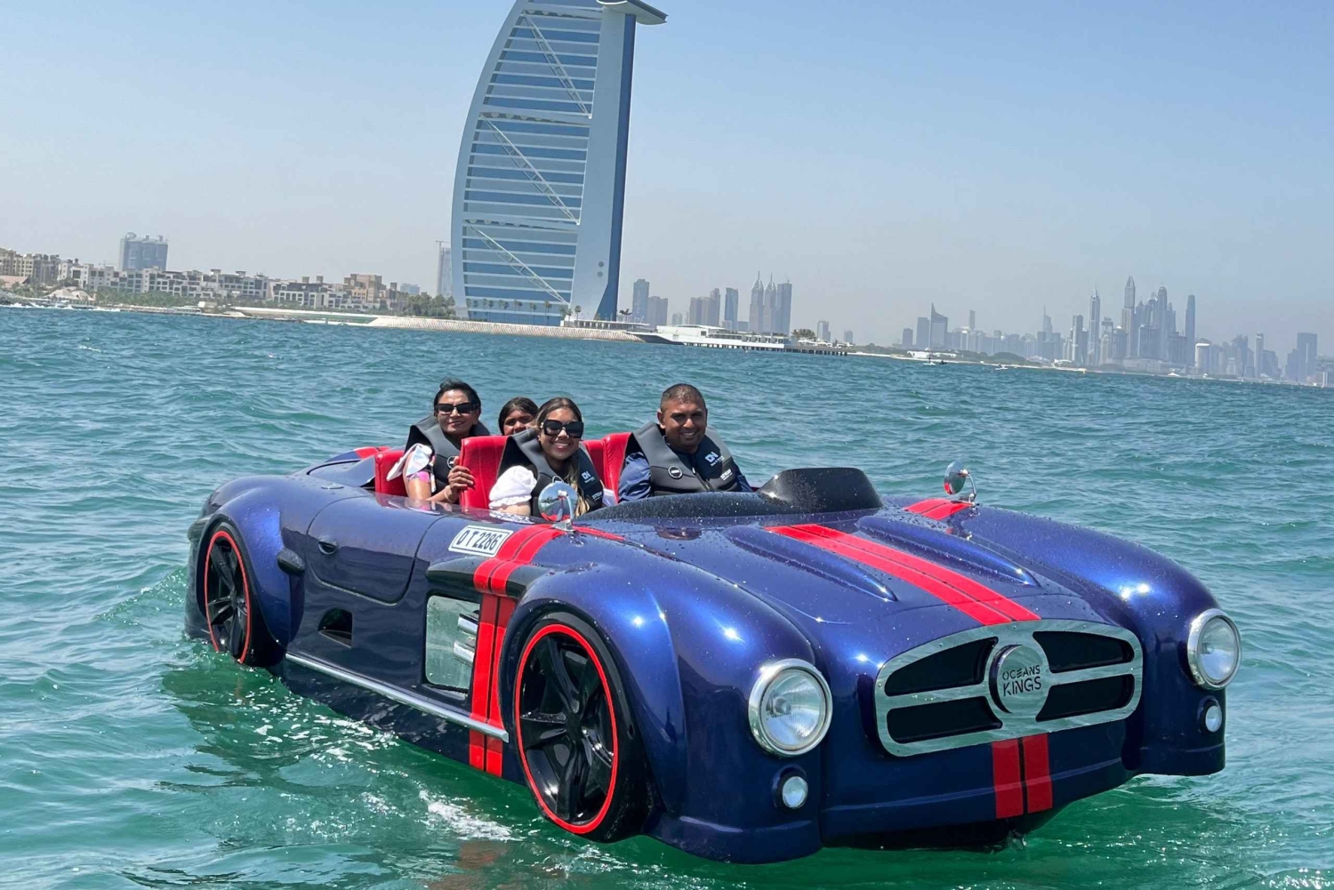 Experiência Jet Car com vistas icónicas do Burj Al Arab no Dubai