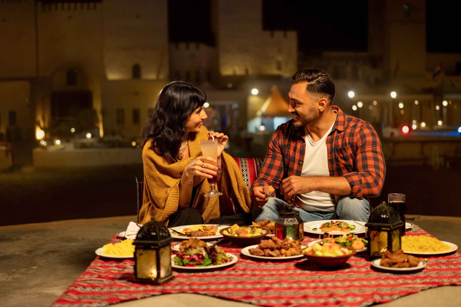 Luxe woestijnsafari in Dubai, barbecue, kamelenrit, quad, show