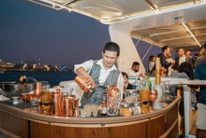 Luxury Dubai Marina Yacht Cruise with Meals & Drinks