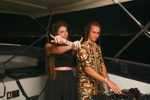 Luxury Dubai Marina Yacht Cruise with Meals & Drinks