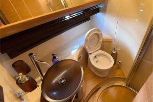 豪華プライベートヨットツアー体験（ソフトドリンク付） 52ft