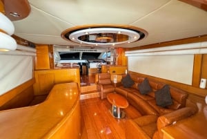 Dubai: 1-hour Luxury Yacht - Dominator 64s