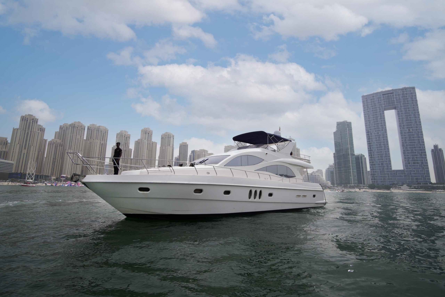 Luxury Yacht Rental Dubai