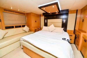 50 feet Private Luxury Yacht Tour In Dubai Marina