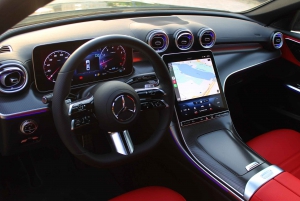 Mercedes-Benz C200 2022 En dags självkörning i Dubai