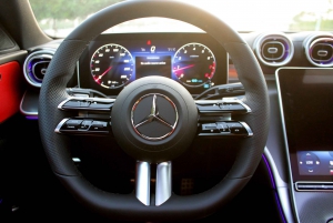 Mercedes-Benz C200 2022 Eintägige Selbstfahrt in Dubai