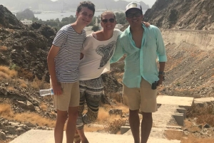 Muscat: Tagestour mit omanischem Mittagessen, Abholung vom Hotel und Flugticket