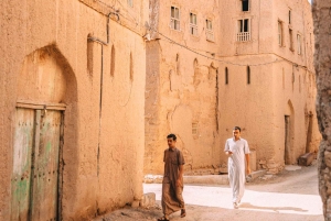 Muscat: Tagestour mit omanischem Mittagessen, Abholung vom Hotel und Flugticket