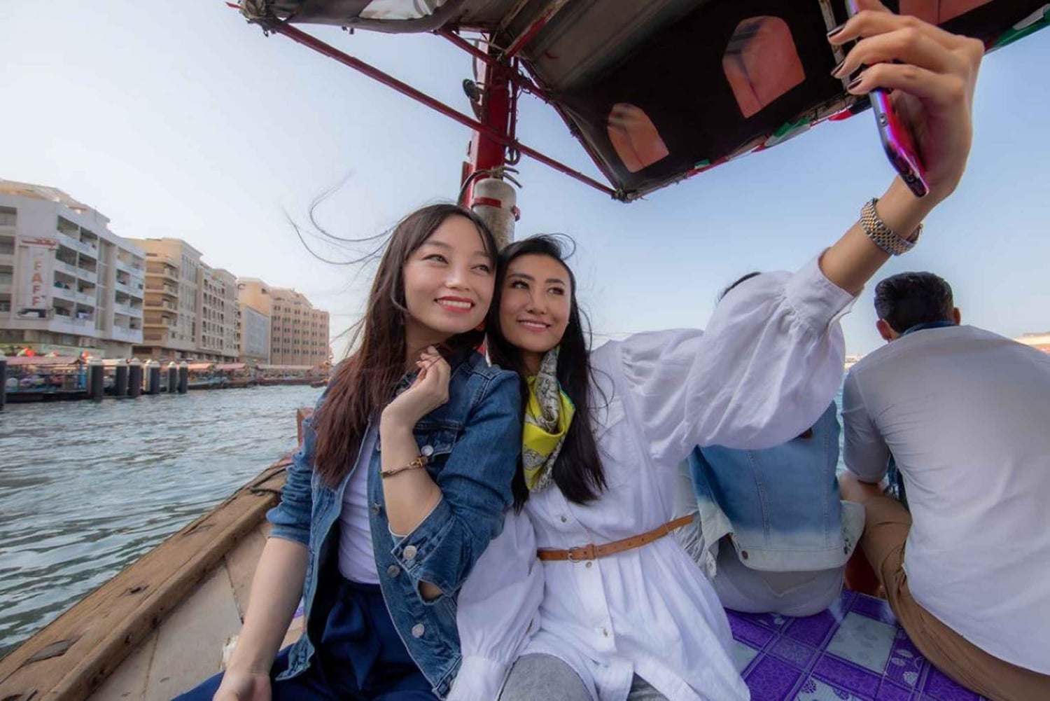 Wycieczka po Starym Dubaju: Souki, meczety i więcej ukrytych skarbów!