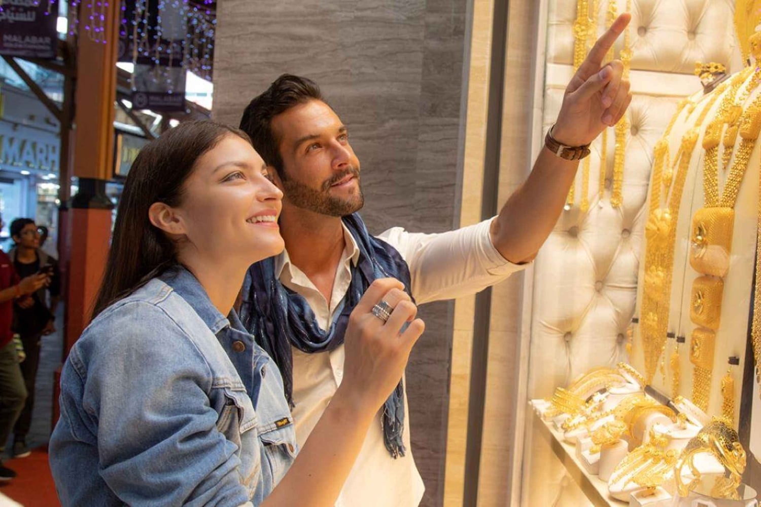 Wycieczka po Starym Dubaju: Souki, meczety i więcej ukrytych skarbów!