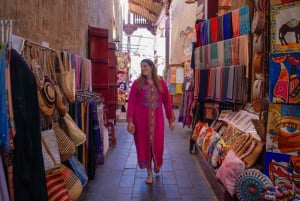 Old Dubai Historic Guided Tour: Creek, Street Food & Souks