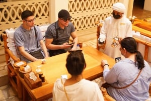 Old Dubai Historic Guided Tour: Creek, Street Food & Souks