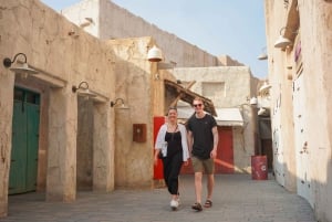 Old Dubai Historic Guided Tour: Creek, Street Food & Souks