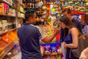 Old Dubai Historic Guided Tour: Creek, Street Food & Souks